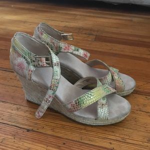 Toms Wedges